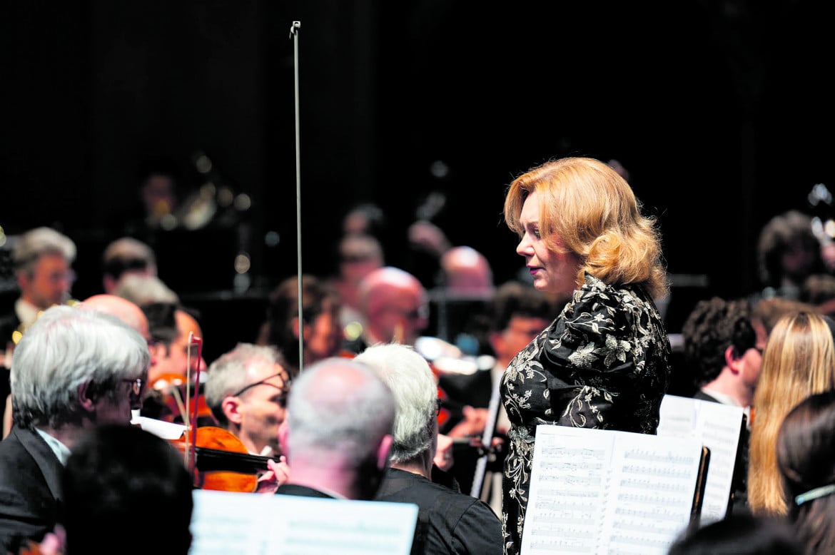 Ekaterina Semenchuk con l'orchestra del Teatro dell'Opera di Roma