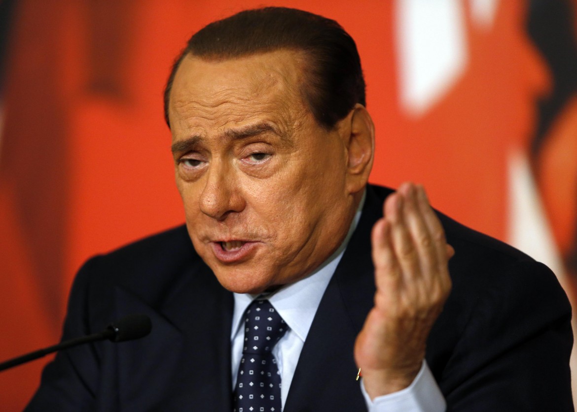 Berlusconi scivola sui giudici