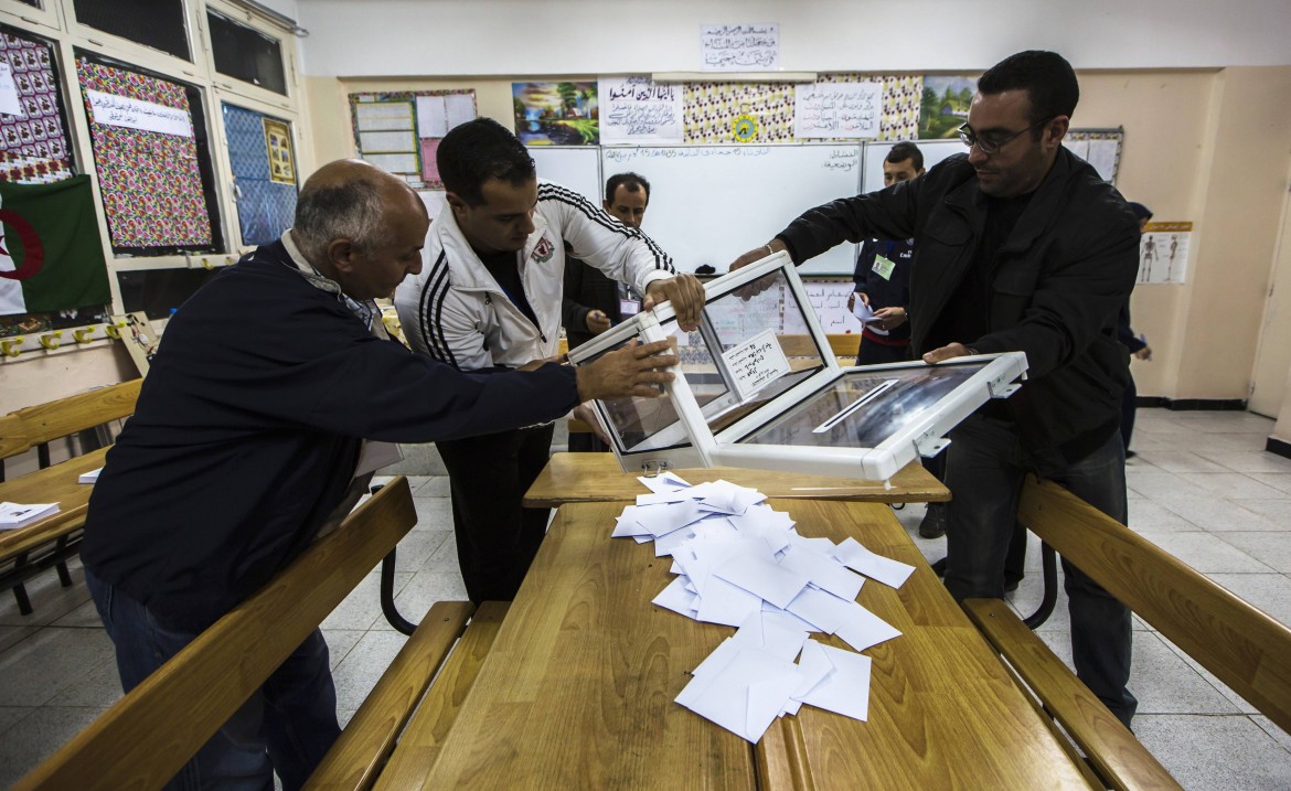 Algeria, Bouteflika prende l’81% dei voti