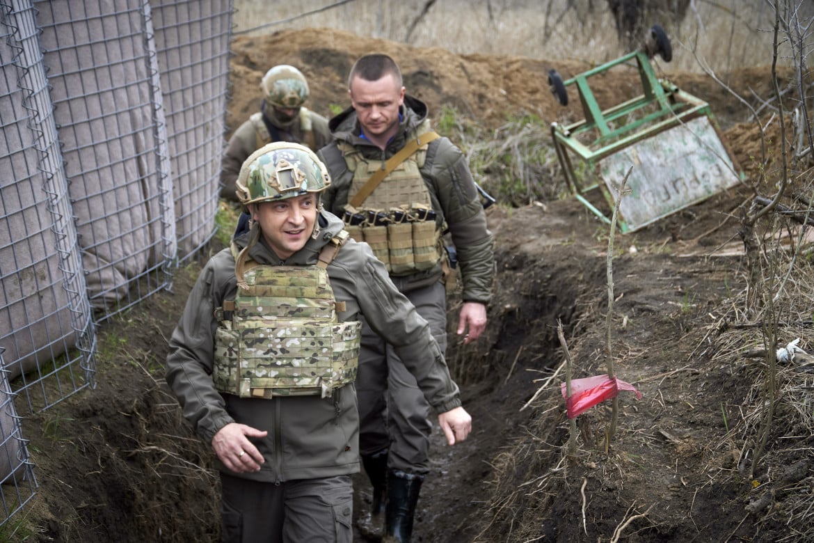 Ucraina, Zelensky grida  al «golpe con l’aiuto russo»