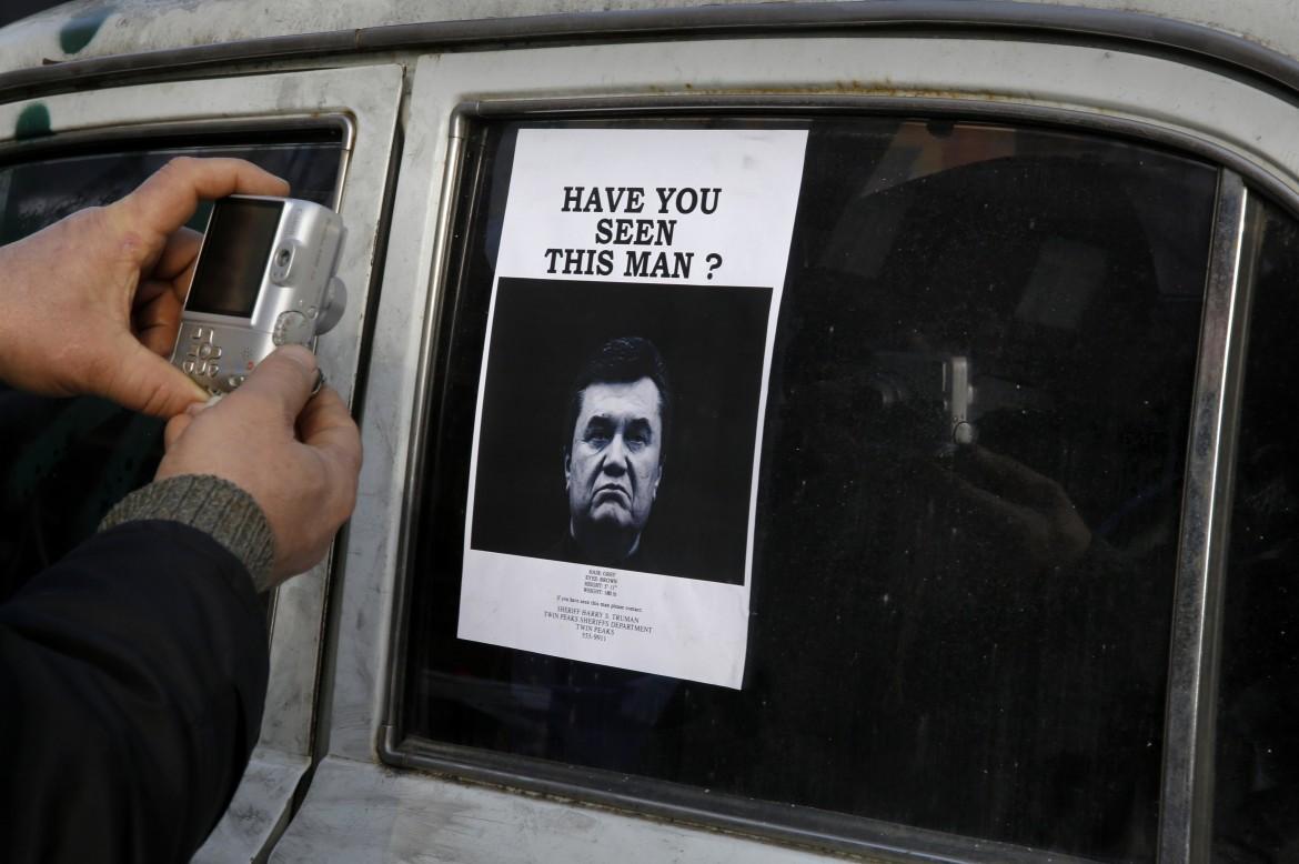 Il vinto Yanukovich sul banco degli imputati
