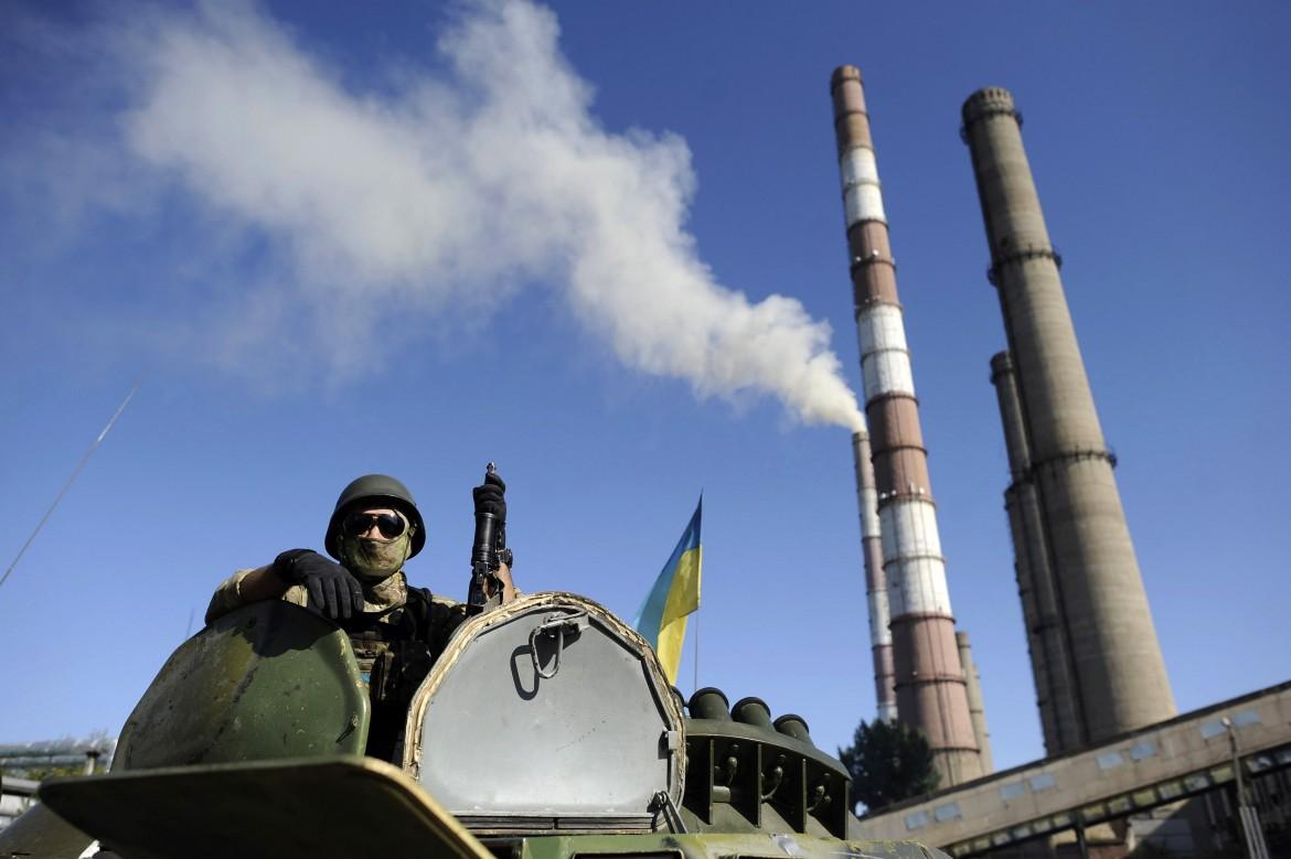 Poroshenko: «Via le armi  pesanti dalla zona cuscinetto»