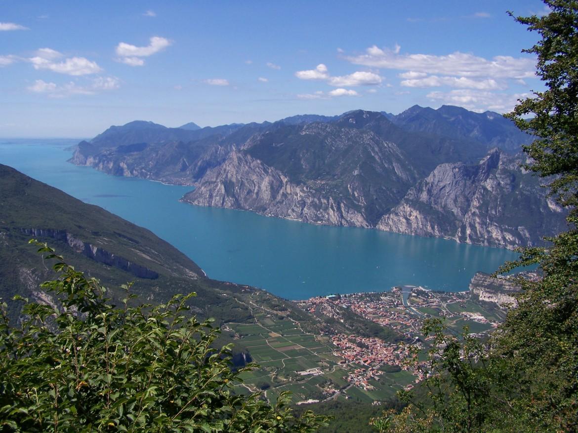 Sistema Mose in discarica, tre arresti e 4 milioni di euro sospetti per il lago di Garda