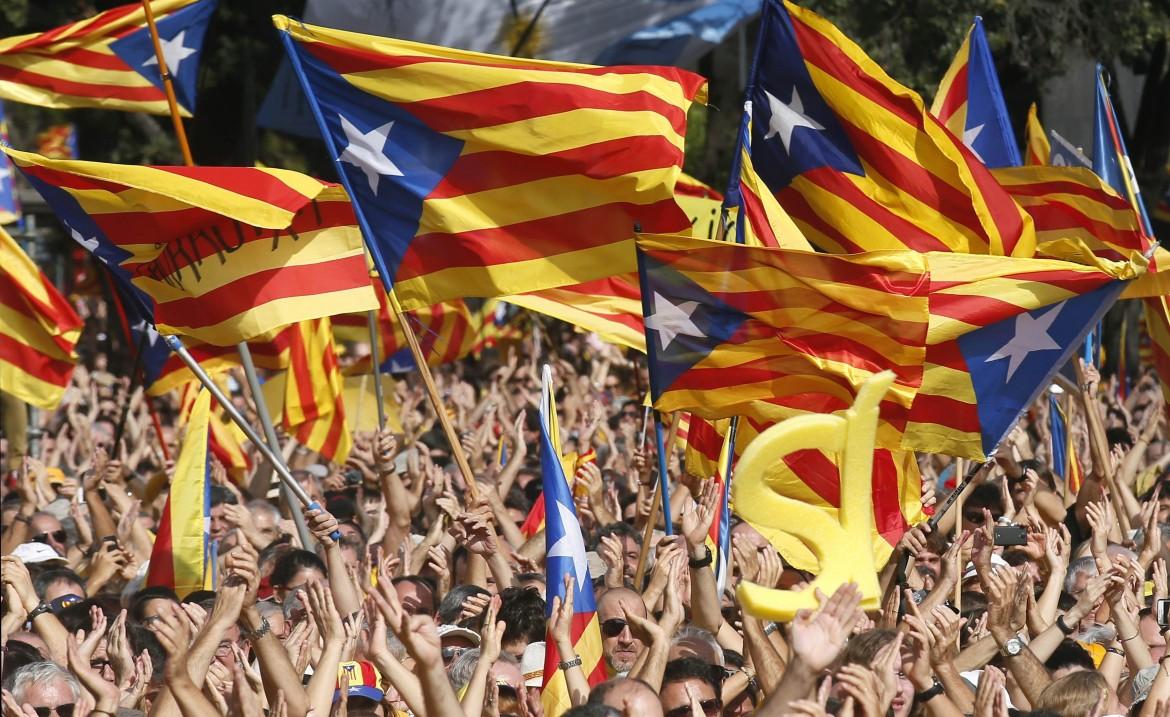 Lo scrittore catalano Ferreras: «Il gesto pericoloso di Madrid ha convinto anche gli scettici»