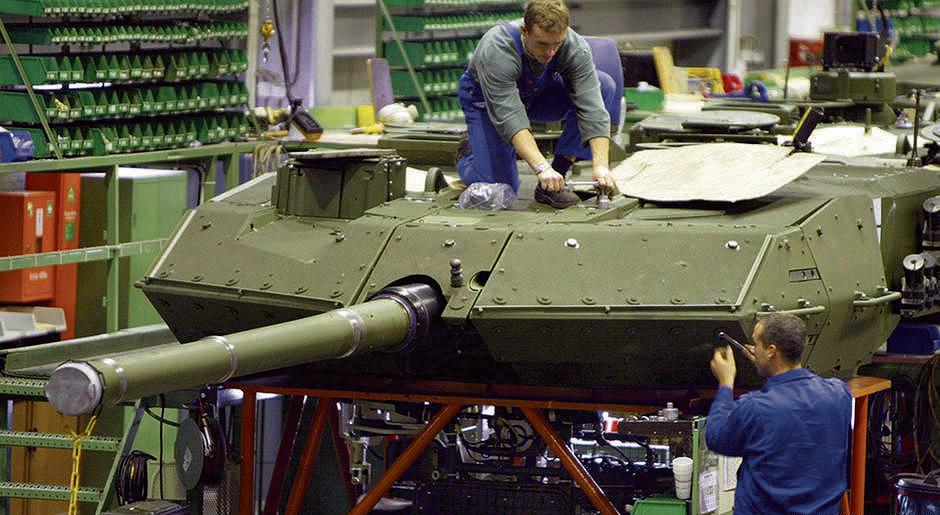 Il parlamento Ue: Berlino invii i carri armati Leopard 2 all’Ucraina