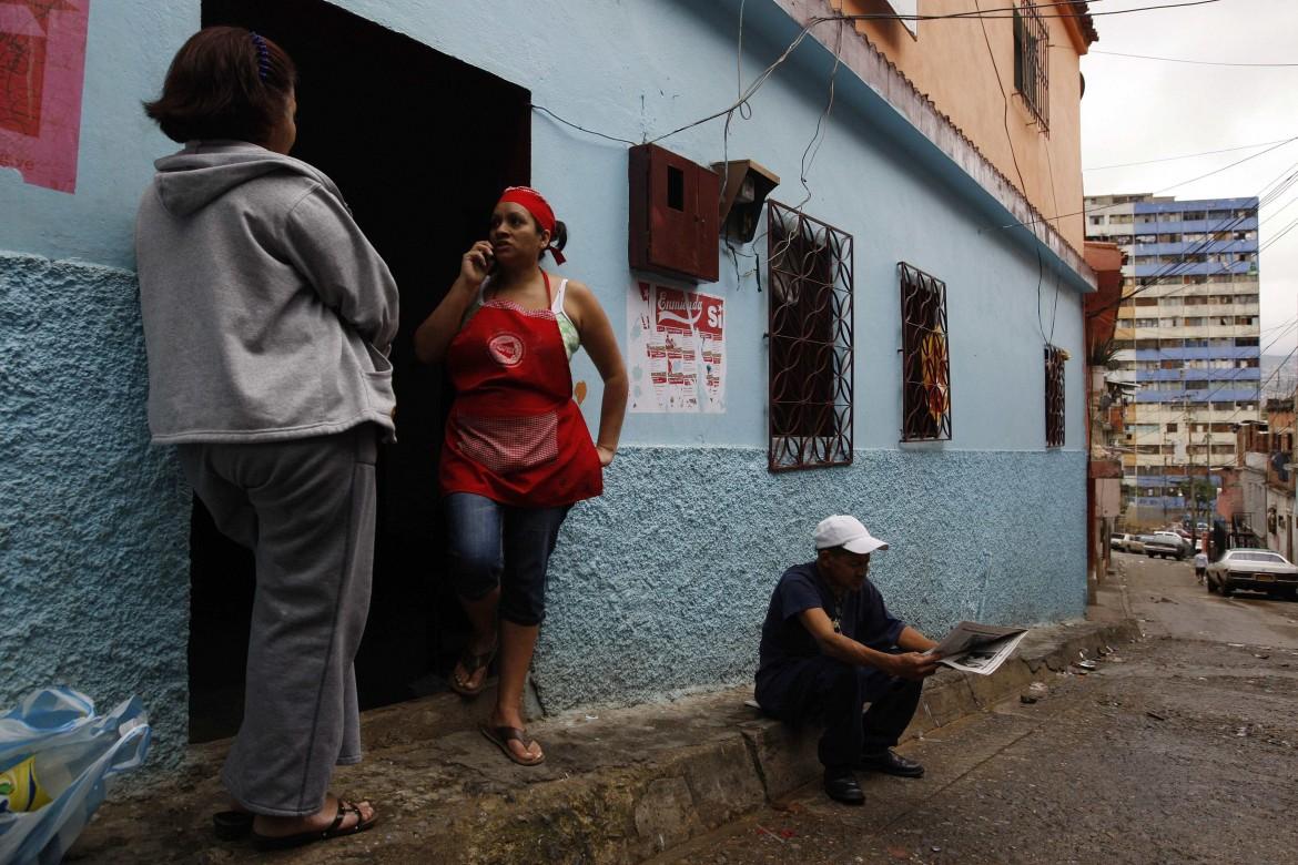 Il rumore sordo della povertà attraversa le strade di Caracas
