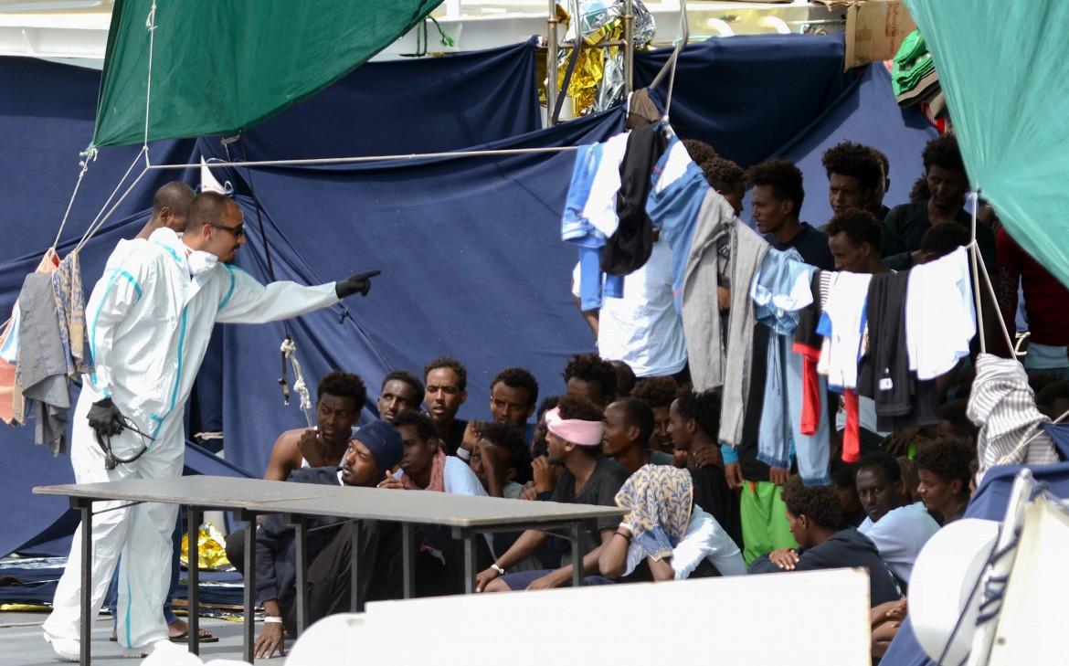 Don Mussie Zerai: «L’Eritrea è una dittatura, hanno diritto a chiedere asilo»