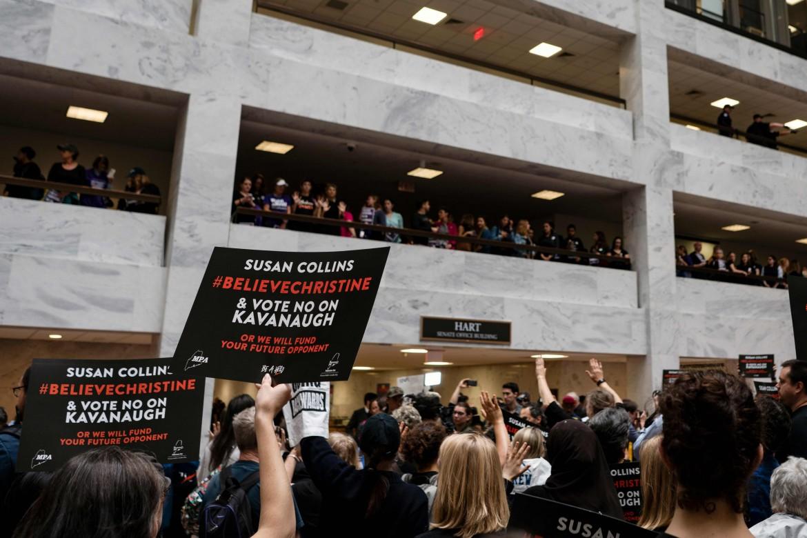 Kavanaugh in Senato, le donne in piazza contro