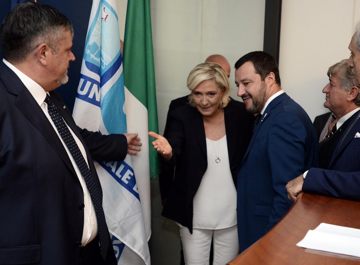Salvini-Le Pen, a Roma nasce l’asse xenofobo per le elezioni europee