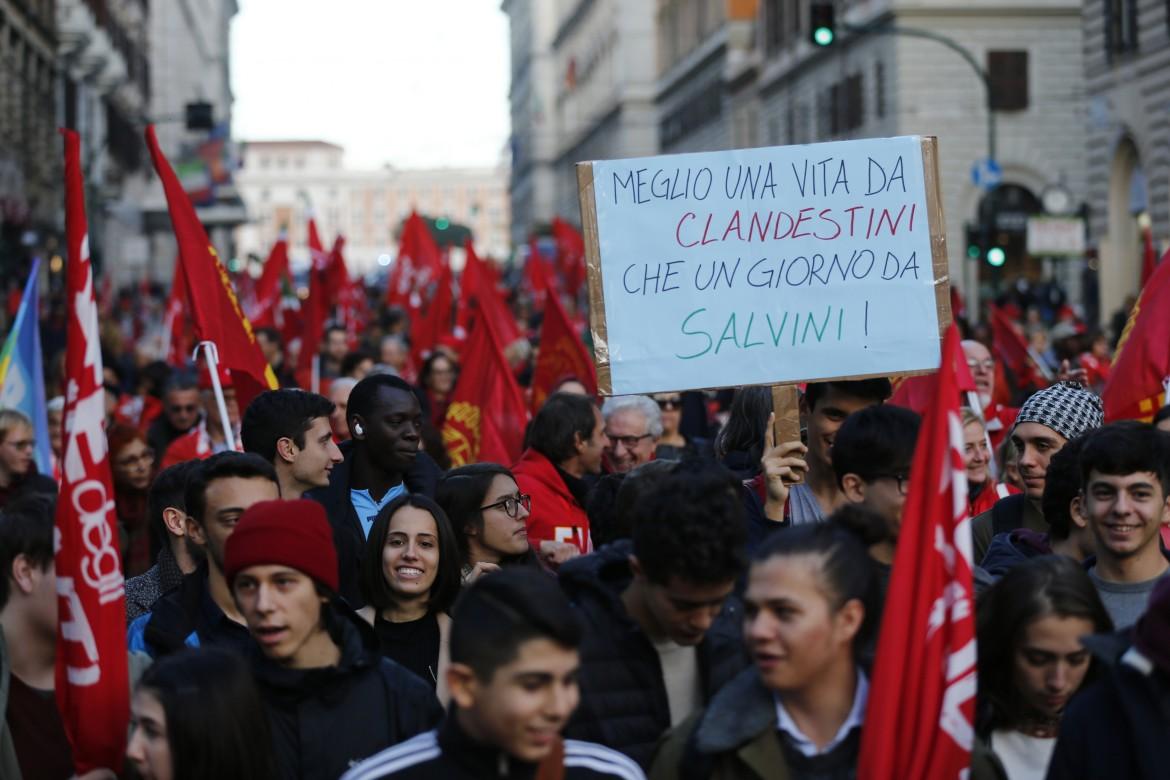 Migliaia in corteo a Roma contro mafie e povertà