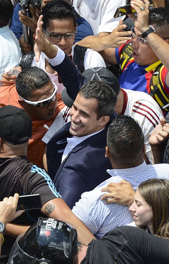 Il rientro a Caracas di Juan Guaidó, dilemma per Maduro