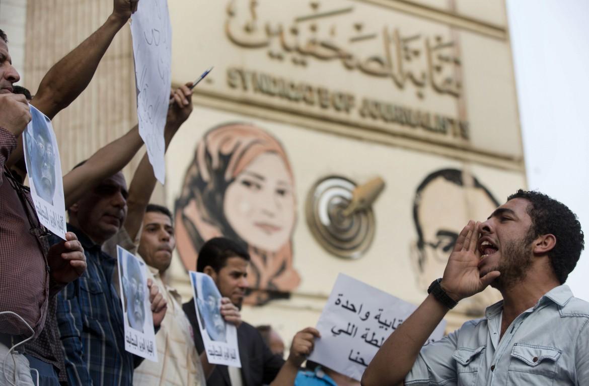 Il regime arresta la Speranza, all’alba retate al Cairo