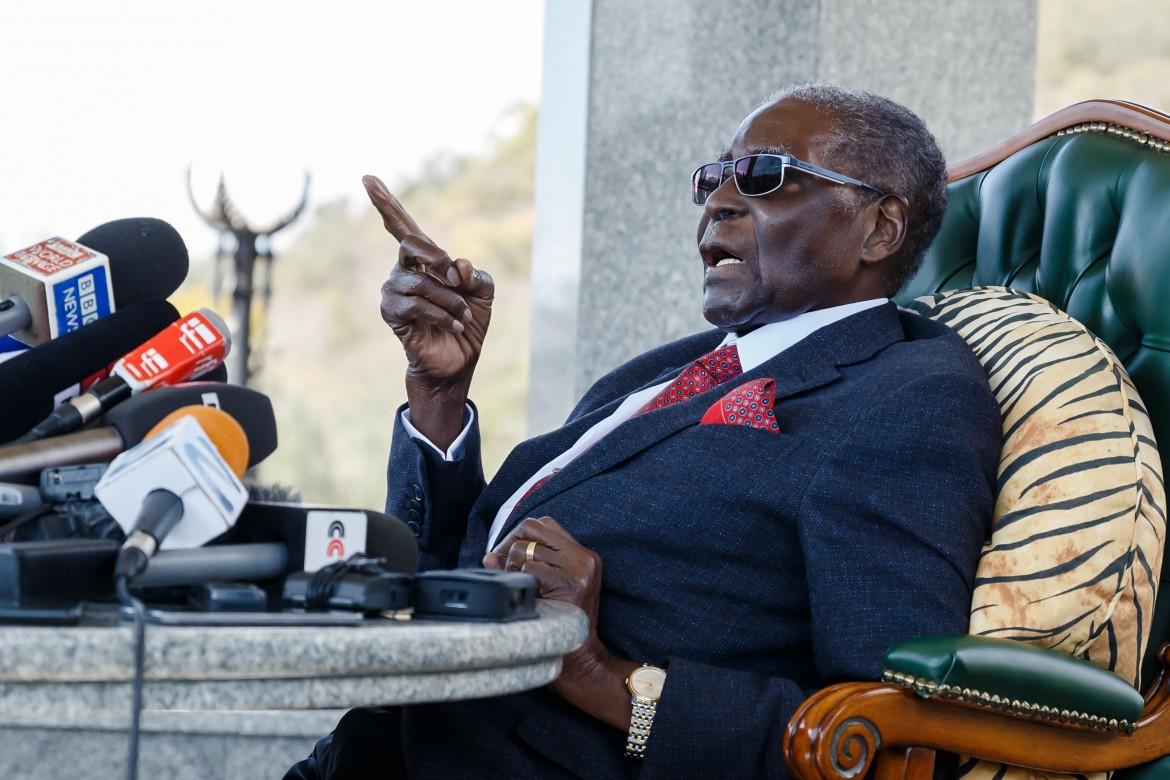 Mugabe, l’eroe che si trasformò in tiranno