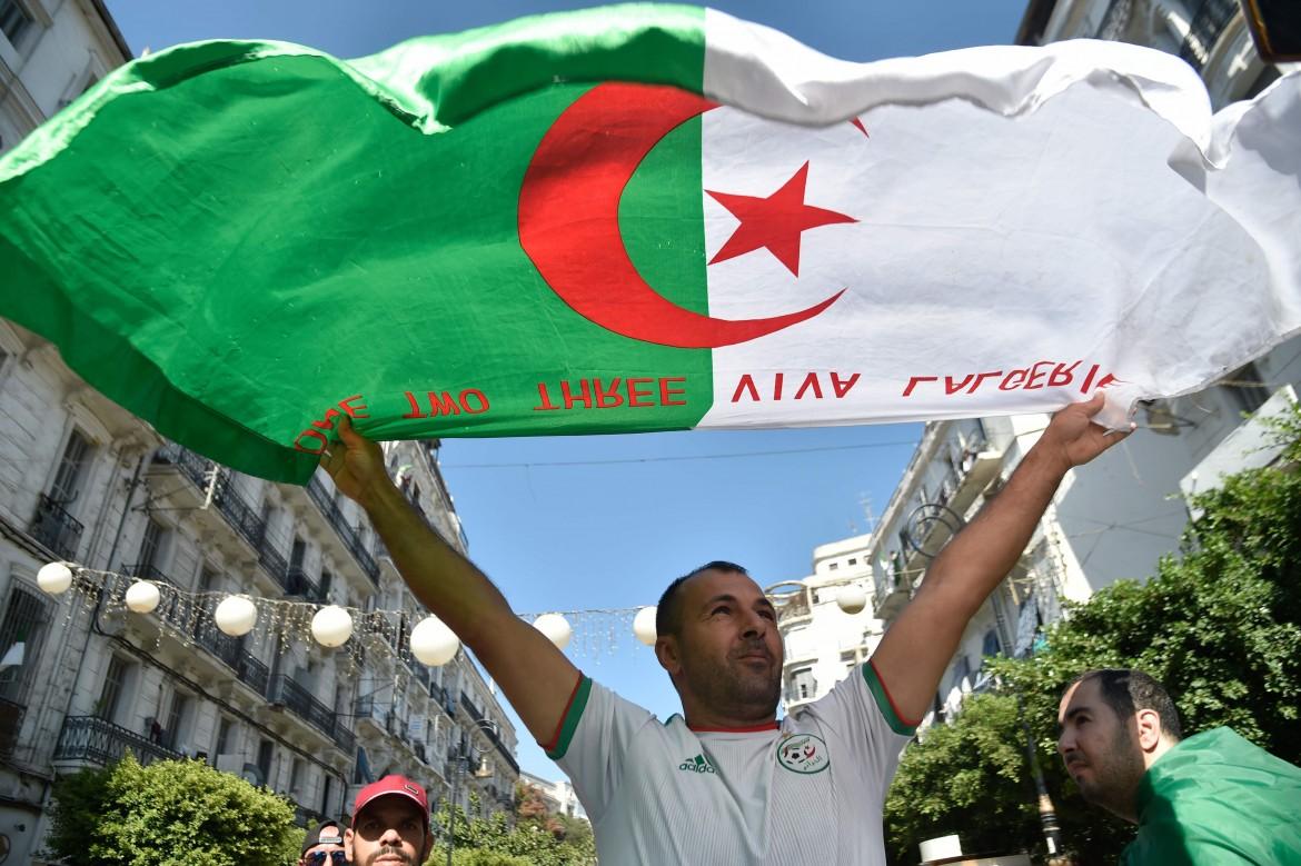 In Algeria 32mo venerdì di protesta. Anche la diaspora si muove