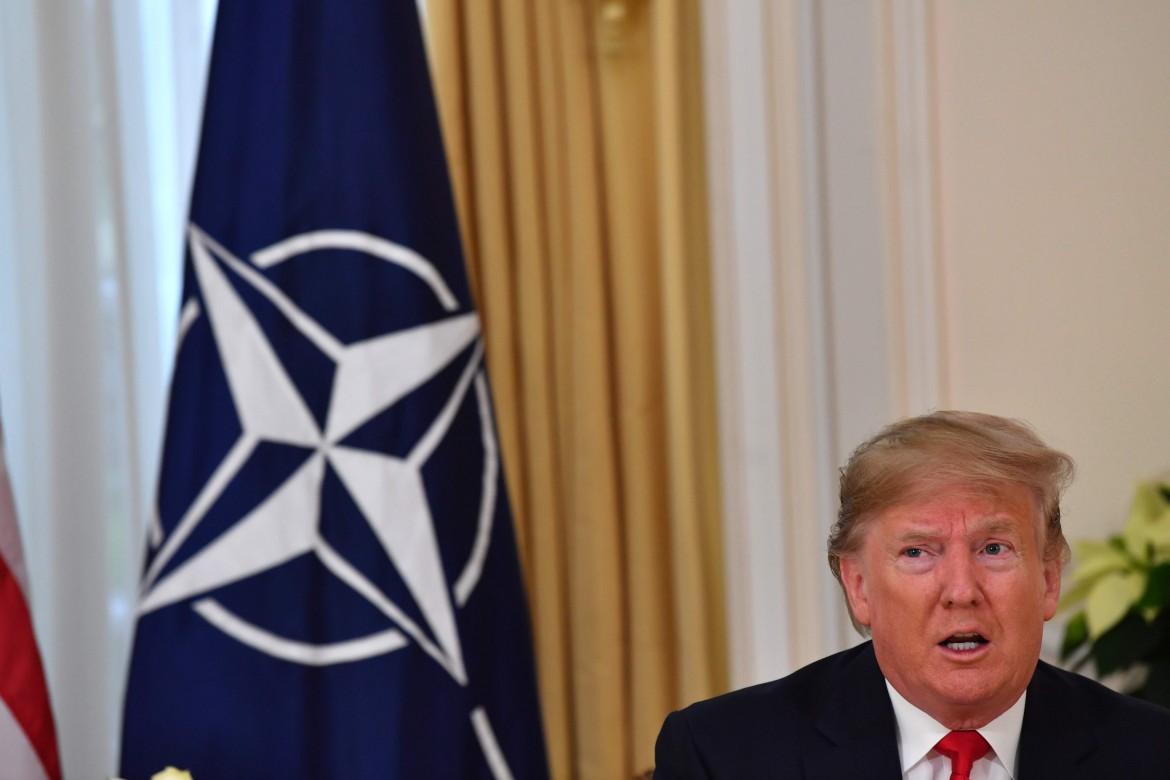L’antipasto del vertice Nato: Trump minaccia dazi contro l’Europa