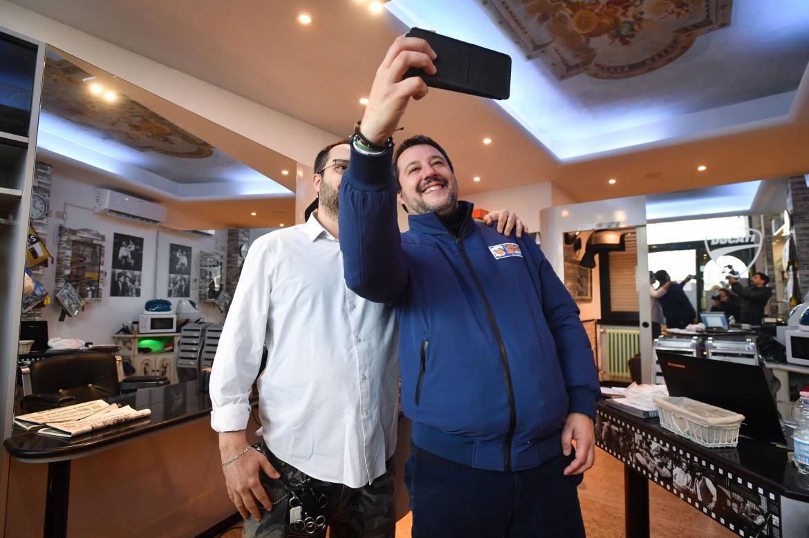 Salvini cavalca la «Bestia»