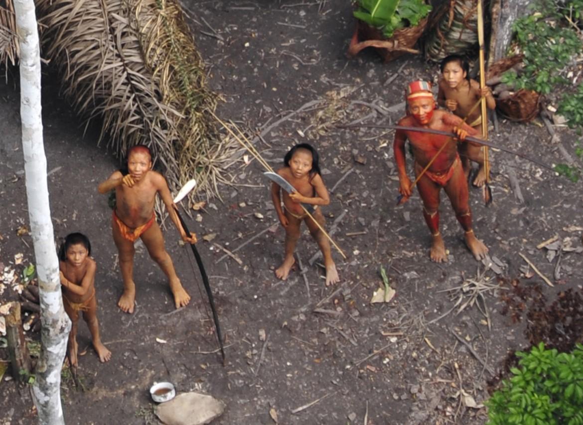 100 tribù indigene assediate dal morbo evangelico di Bolsonaro
