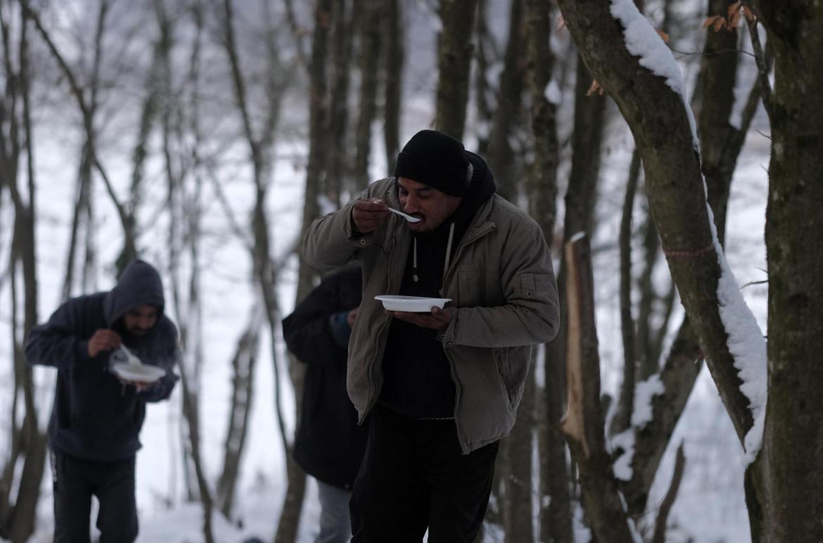 Profughi, diritti umani respinti sotto la neve dei Balcani