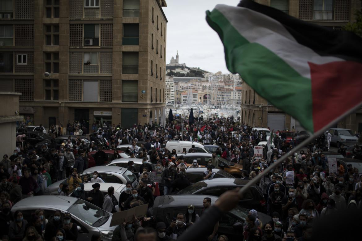 Nuove proteste, appelli alla Rai e raccolte fondi per Gaza