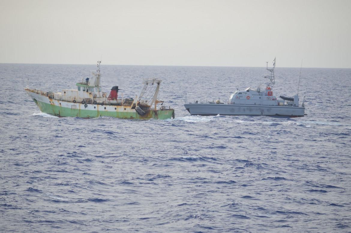 Guardia costiera libica spara a pescatori italiani