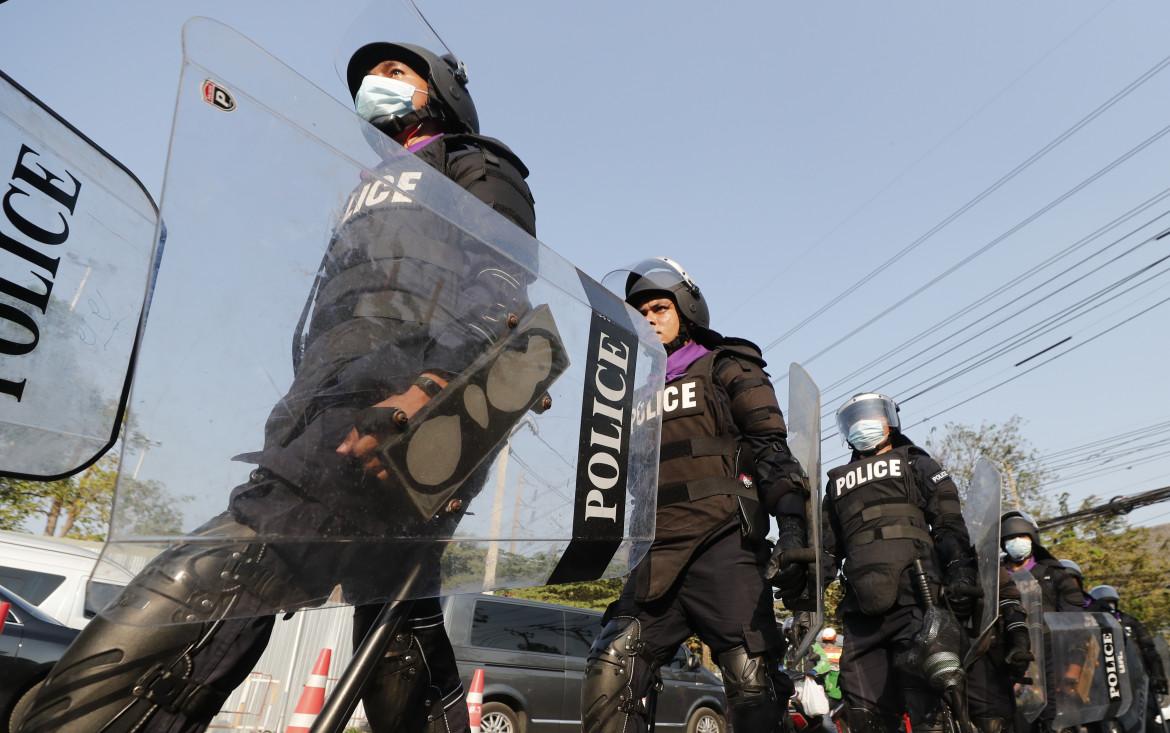 Da Forlì a Bangkok, cartucce italiane nei fucili della polizia