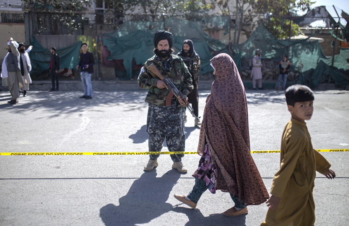 Accoglienza, promessa non mantenuta: la corsa a ostacoli degli afghani in fuga