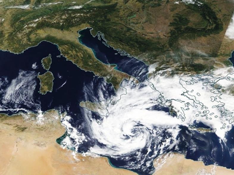 Il ciclone diventa un «MediCane», Catania nel panico si barrica in casa