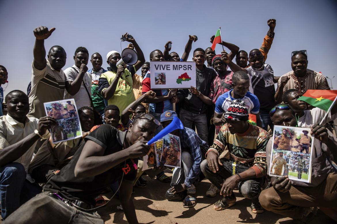 Di golpe in golpe, fallisce lo schema  di Parigi nel Sahel