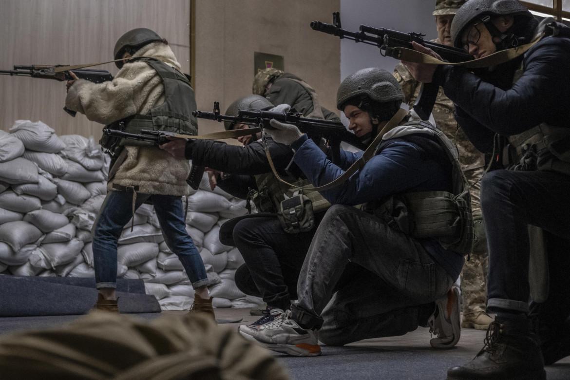Abusi sui civili per portare Kiev alla resa