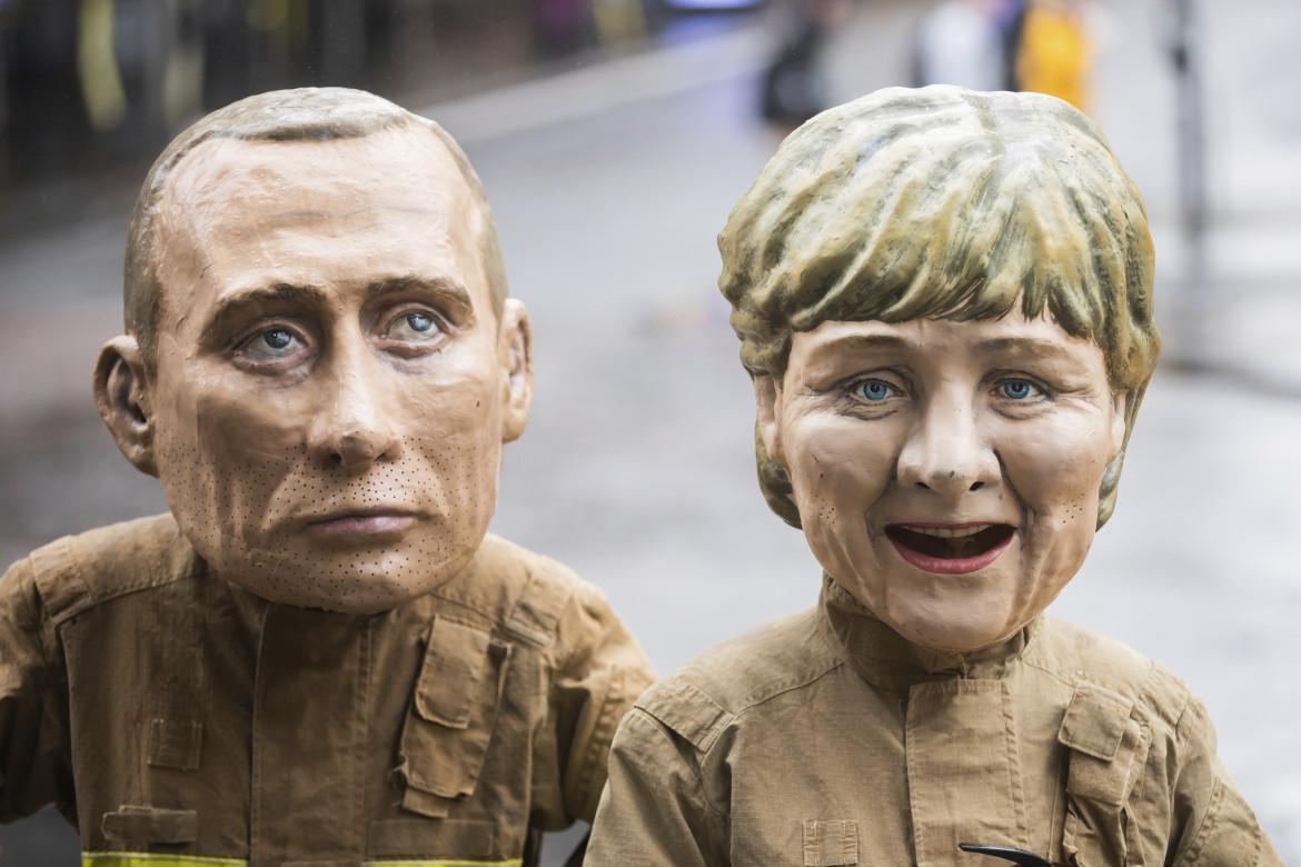 Kiev attacca Merkel: «Venga a Bucha per vedere i frutti della sua politica verso la Russia»
