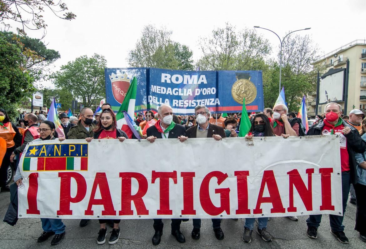25 aprile, a Roma non sventolano le polemiche