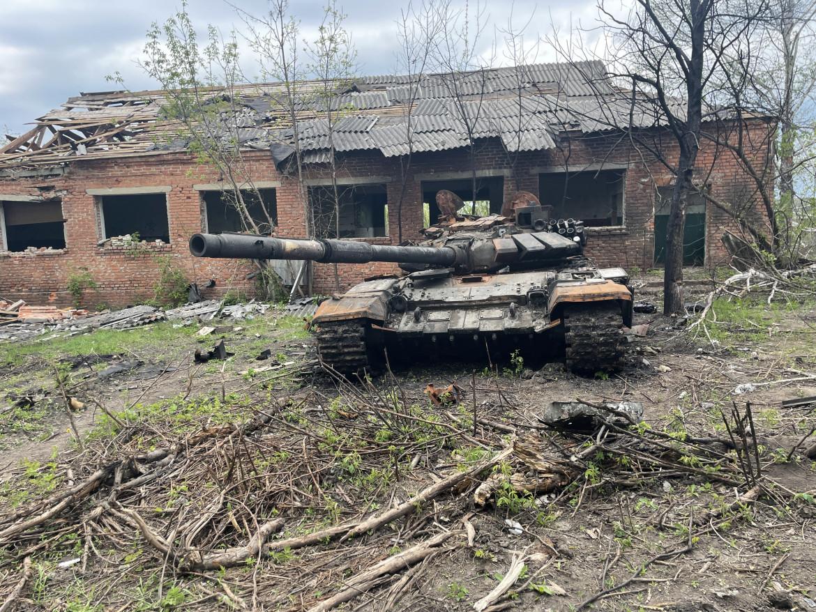 L’avanzata ucraina sui corpi dei soldati russi, abbandonati da vivi e da morti