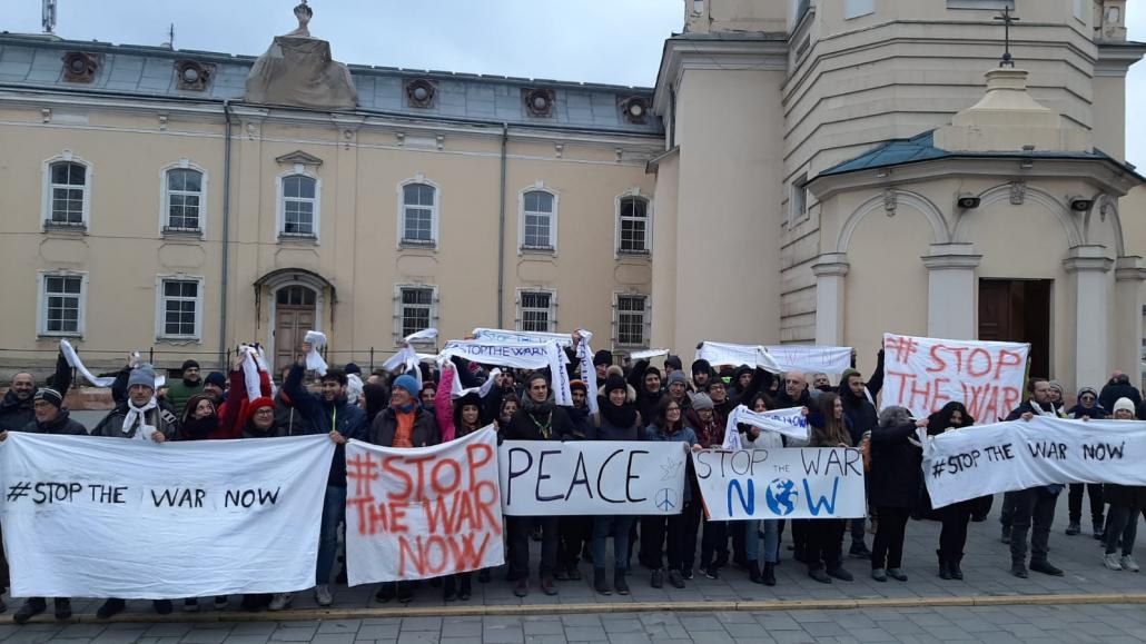 StoptheWarNow ai russi: «Pretendete la pace»
