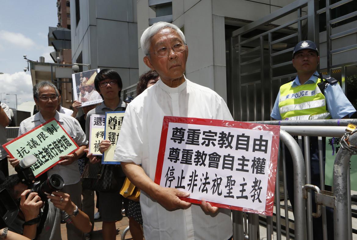 Hong Kong, Pechino fa arrestare il cardinale Zen