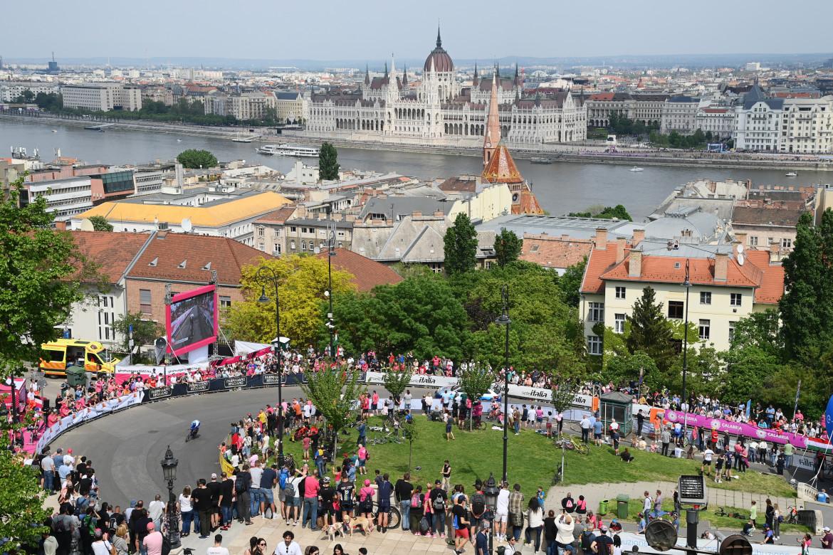 Giro d'Italia 2022, foto della tappa a cronometro a Budapest