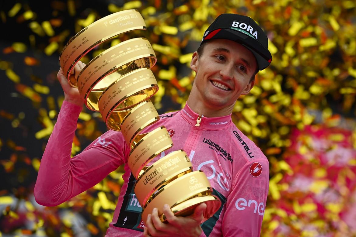 Il Giro di Hindley, il lungo addio di Nibali e il futuro antico del ciclismo