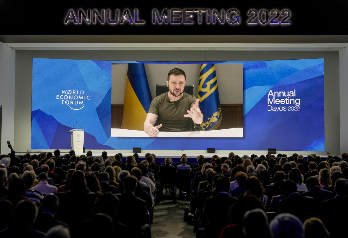 Armi e soldi, Zelensky chiama Davos