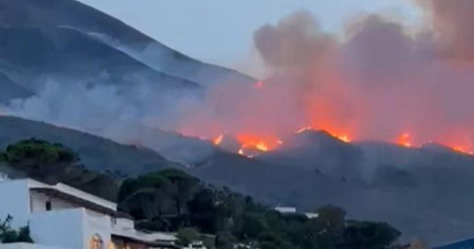 Disastro Stromboli, l’incendio mette l’isola in ginocchio