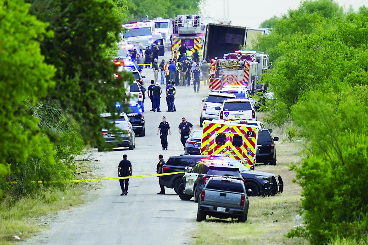 Il Texas è una «fossa  comune». 50 migranti  uccisi nel camion
