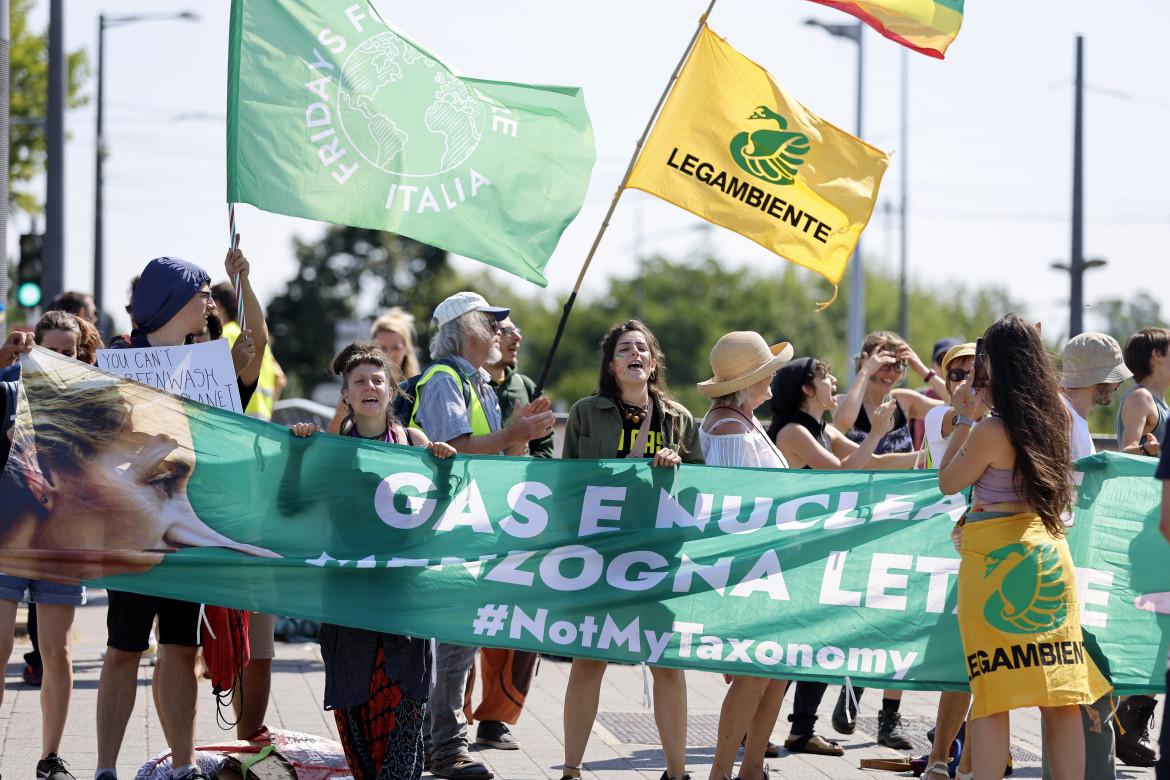 La Tassonomia verde diventa grigia: «Gas e nucleare come le rinnovabili»