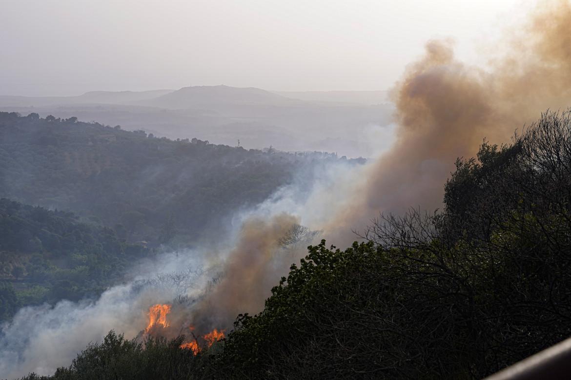 Gli incendi in estate hanno prodotto 6,4 tonnellate di carbonio
