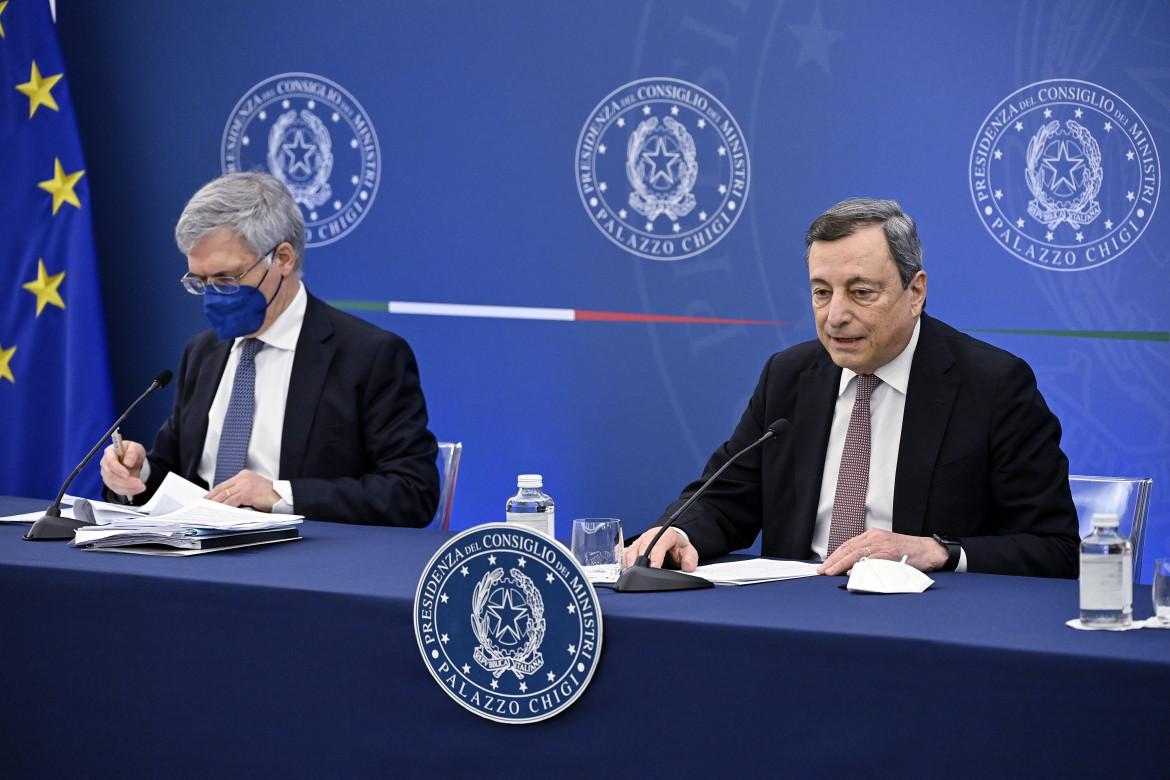 Draghi: «Indisponibile per il dopo, auguri a chi fa promesse»
