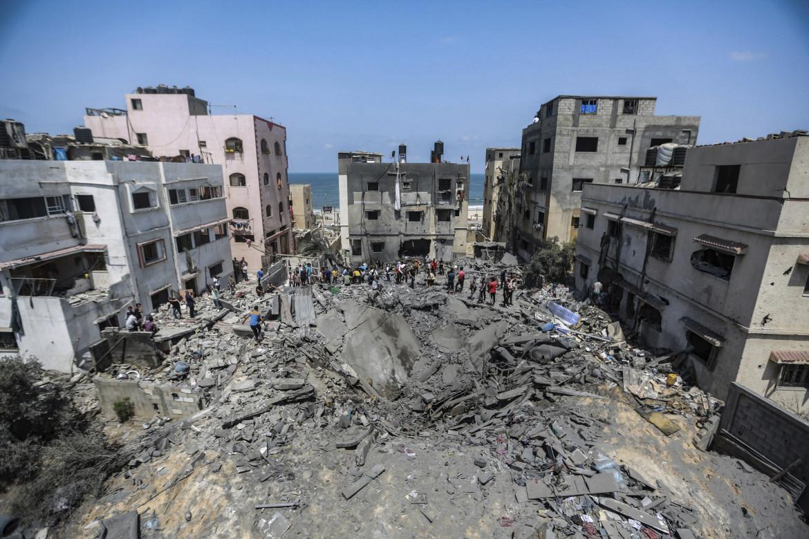 Gaza, altri 12 palestinesi uccisi negli attacchi aerei israeliani