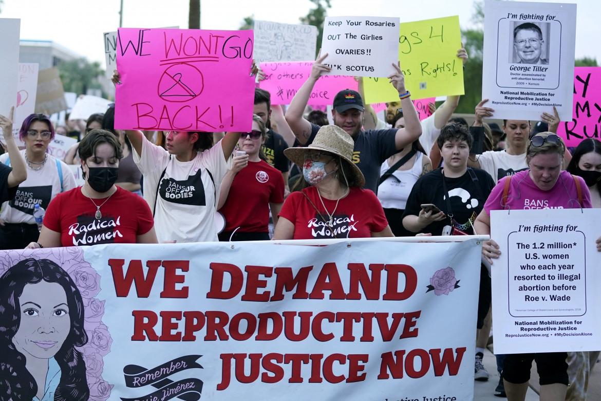 Aborto e sorveglianza, Meta cede i dati alla polizia