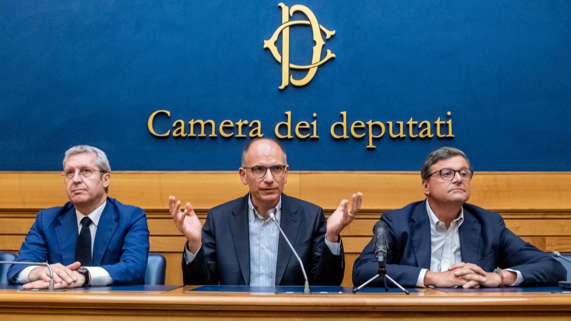 Benedetto della Vedova (+Europa), Enrico Letta (Pd) e Carlo Calenda (Azione) dopo l'accordo elettorale, foto Mauro Scrobogna /LaPresse