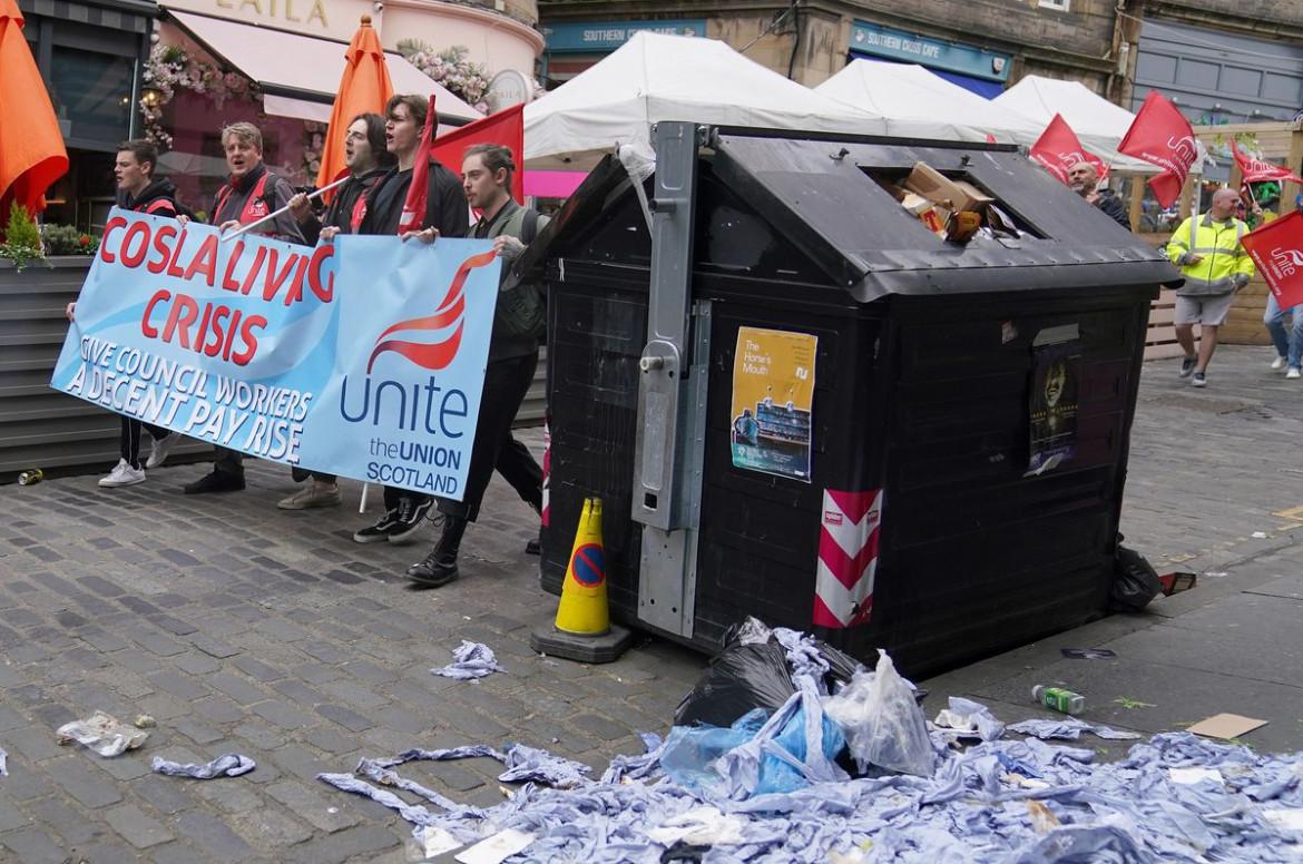 I netturbini scioperano a Edimburgo, festival e artisti si dividono