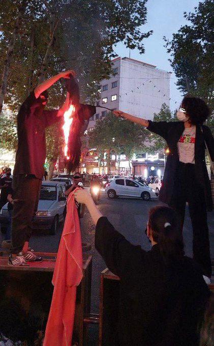 9 stranieri arrestati (con uno o più italiani) nell’Iran in rivolta