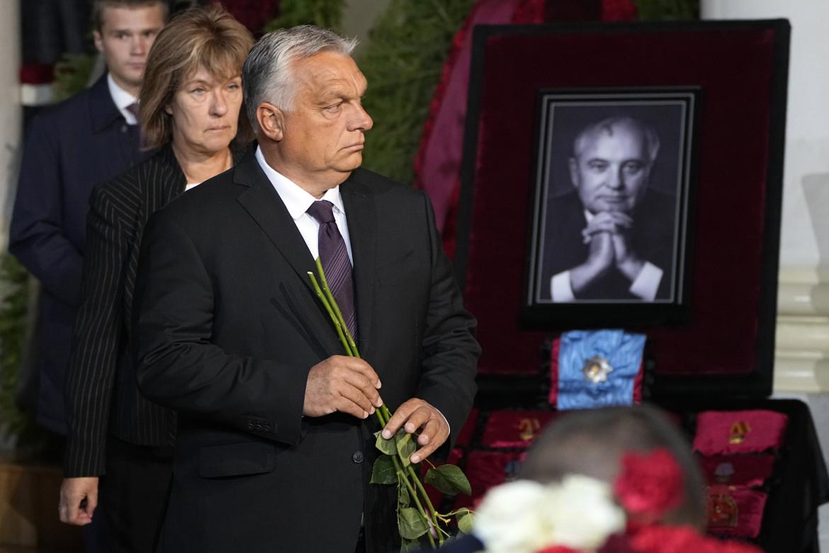 Gorbaciov, migliaia all’addio. Assente il potere, Orbán e Medvedev a parte