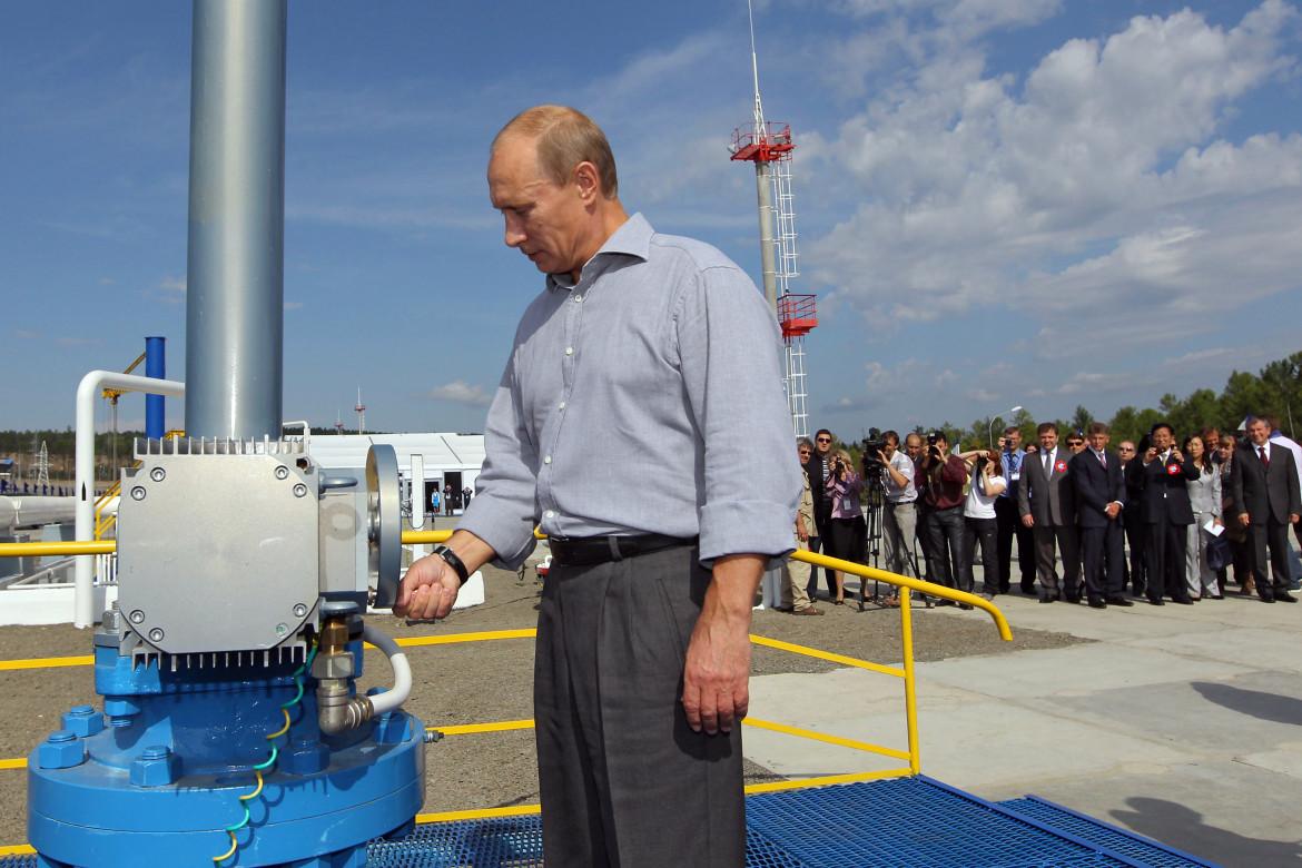 Lo strano «giro» del gas russo sotto embargo. Da Pechino all’Europa