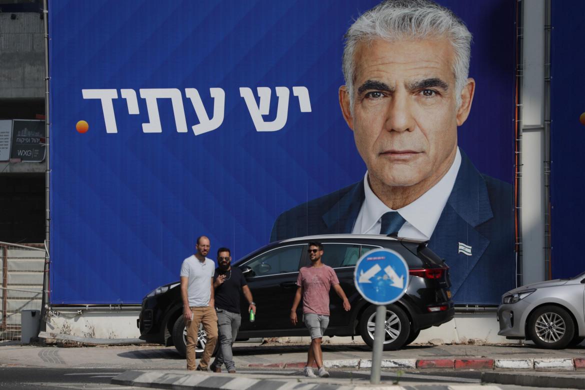 Le carte di Lapid: lo spauracchio Netanyahu e la guerra ai palestinesi